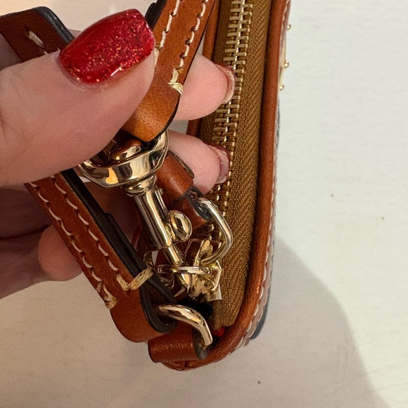 Dooney & Bourke Navy and Brown Wristlet EUC - Picture 10 of 13